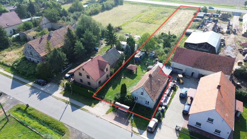 Działka budowlana z domem do remontu