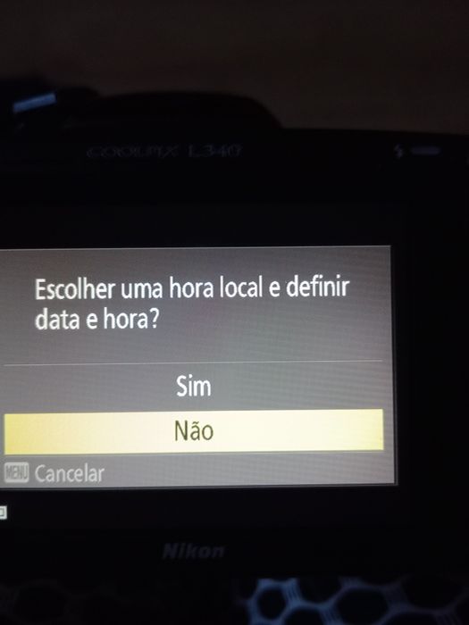 Máquina fotográfica Nikon em bom estado.