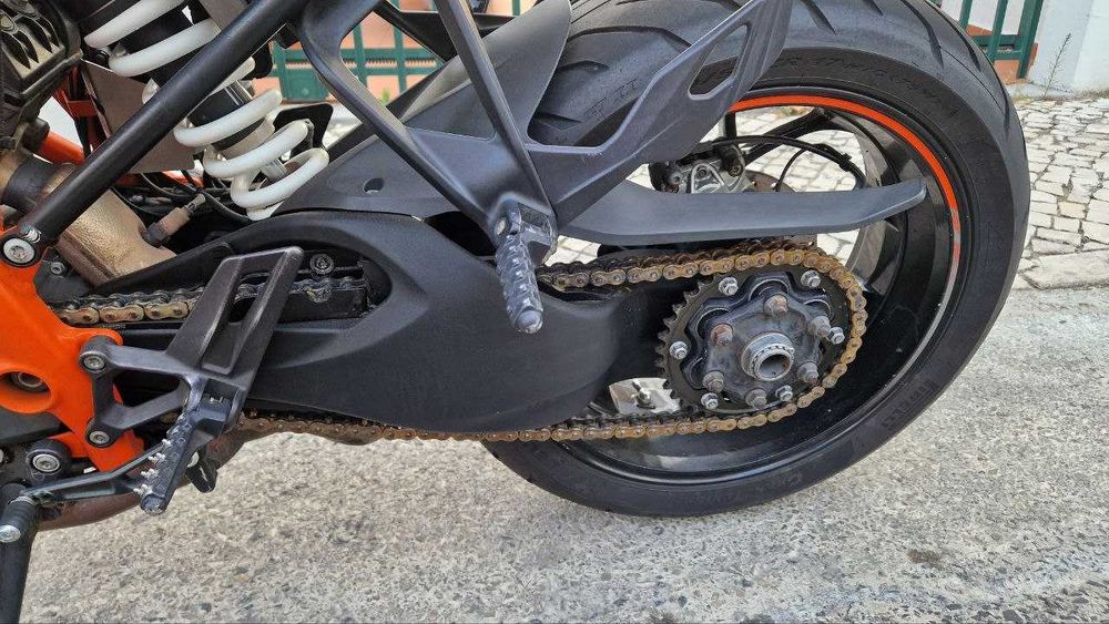 KTM 1290 Superduke GT 2017 [com malas]