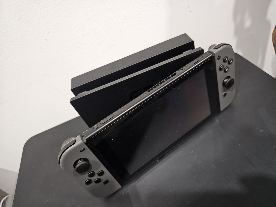 Nintendo Switch Cinza