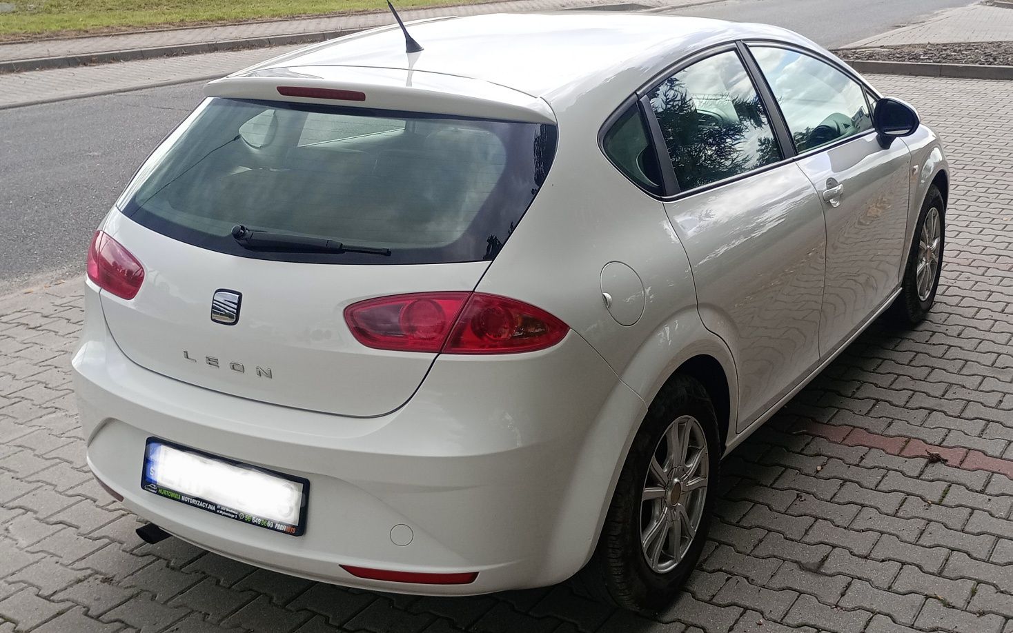 Seat Leon 2 II 1,6 MPI klima alu grzane fotele super stan