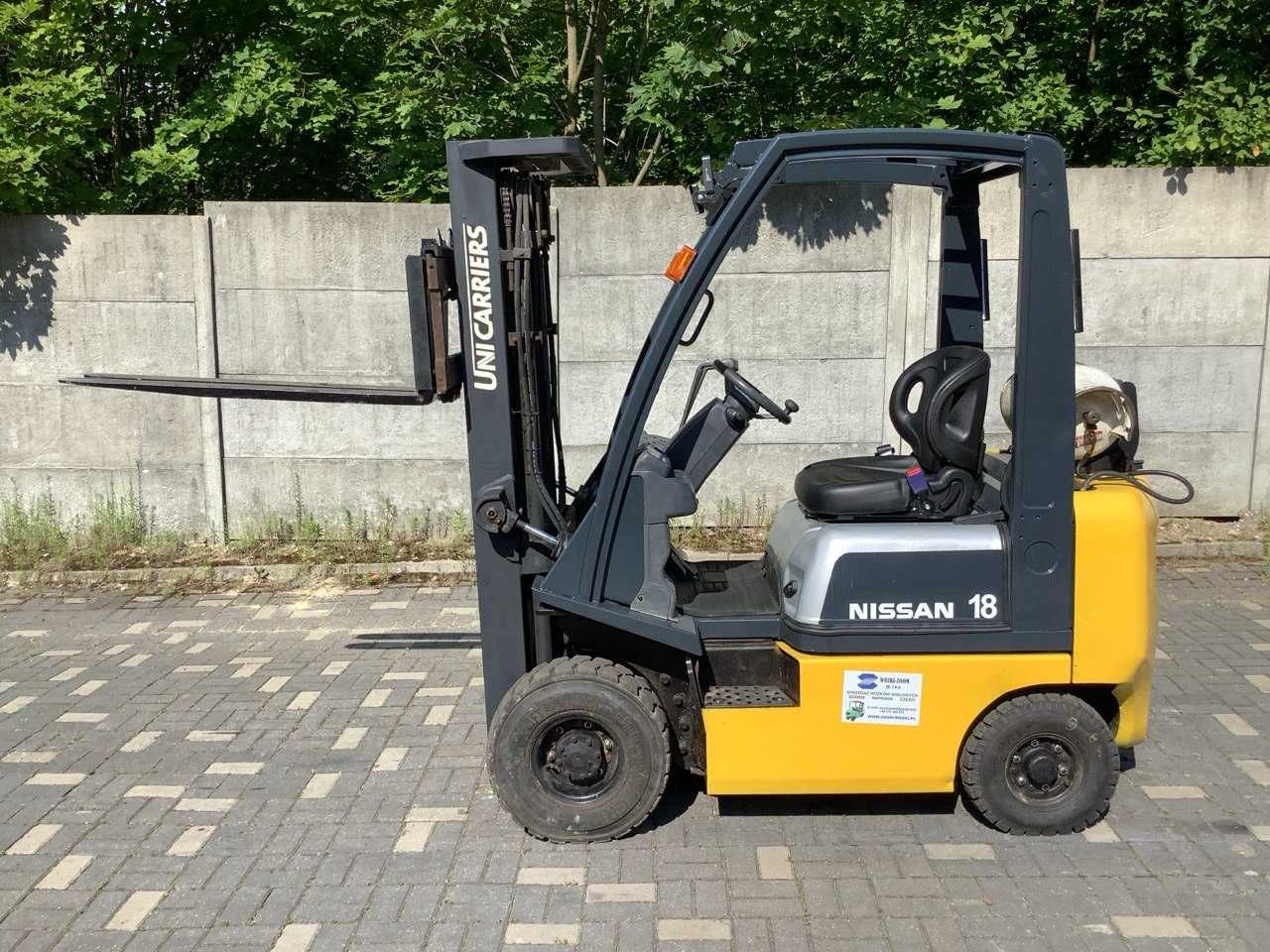 Gazowy wózek widłowy Nissan FG18, triplex, po serwisie, 2014.