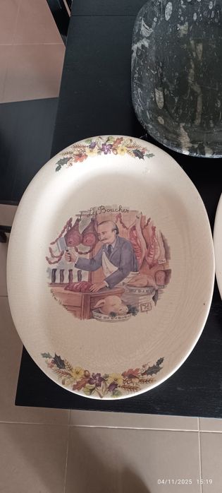 Travessas de loiça, metálica e de marmore