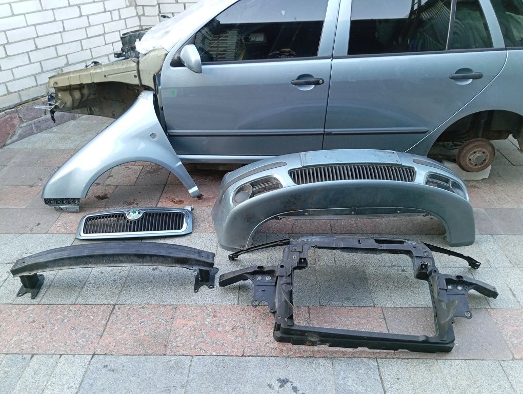 Подушка опора двигателя КПП Skoda Fabia 1 1.4 бензин 2000-2007г