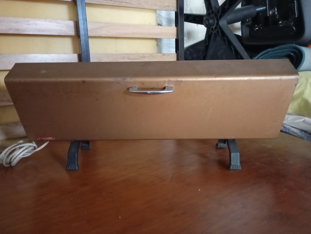 2 aquecedores eléctricos antigos