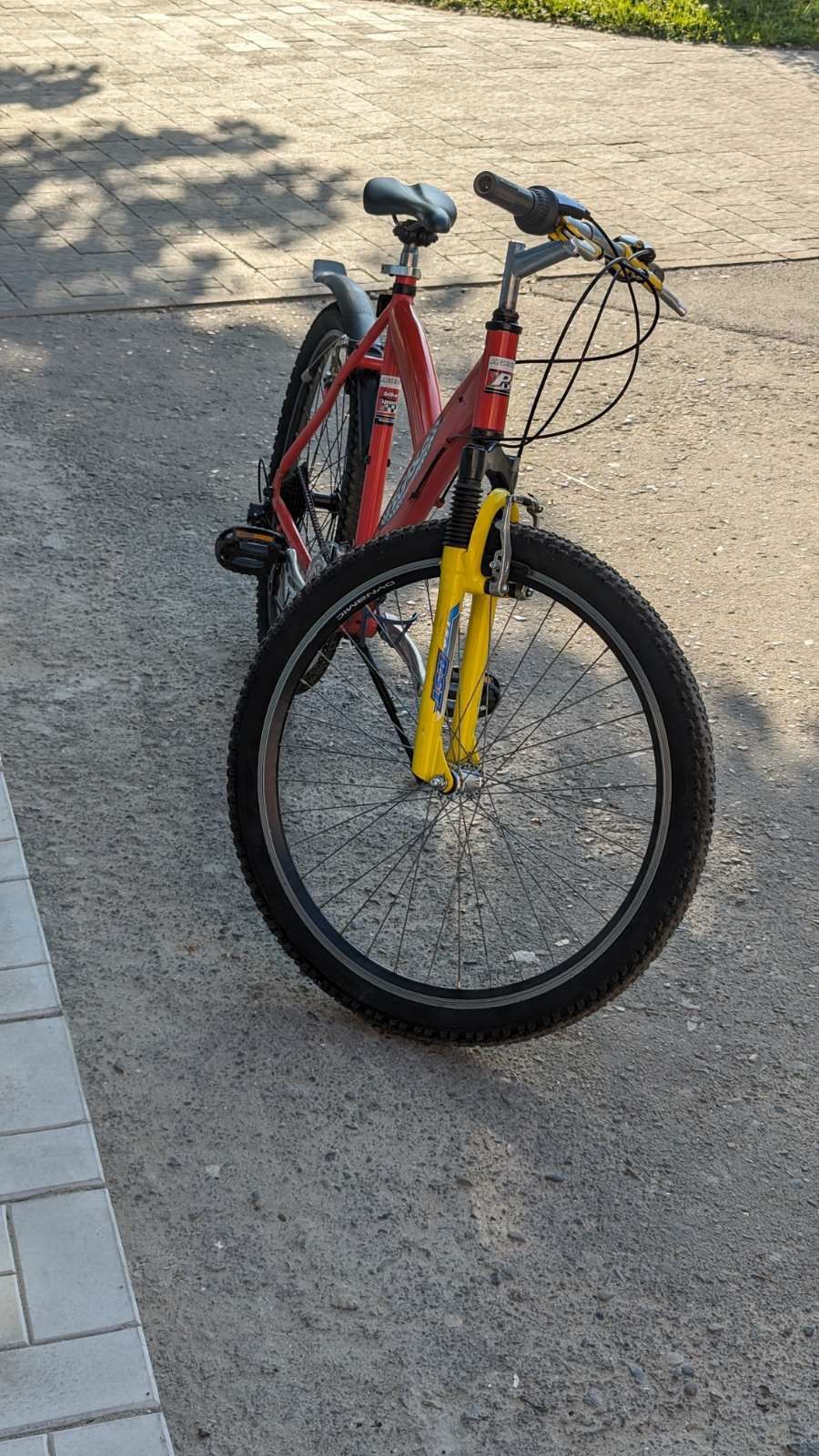 Велосипед Pegasus 3х8 червоний, майже ідеальний стан

Гірський велосип