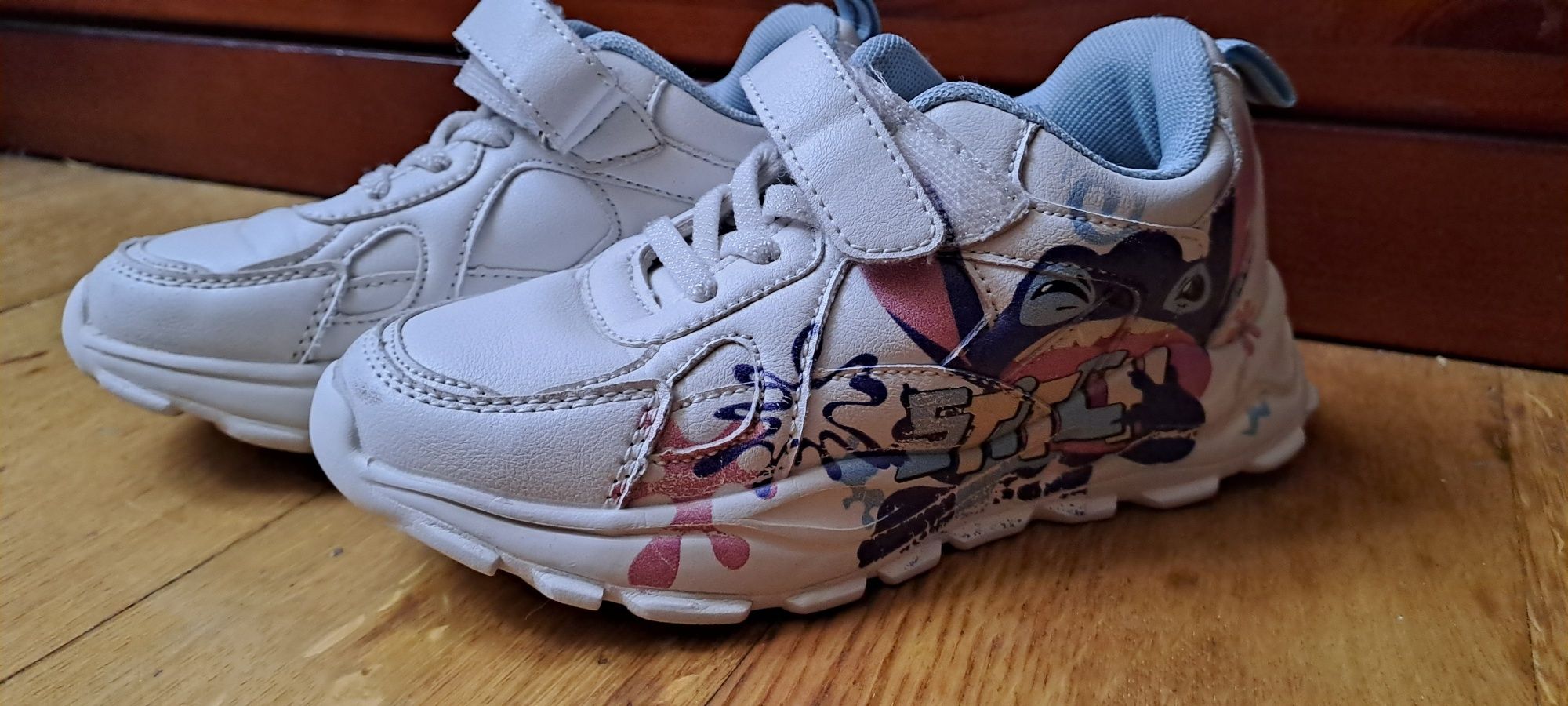 Adidasy stitch 31