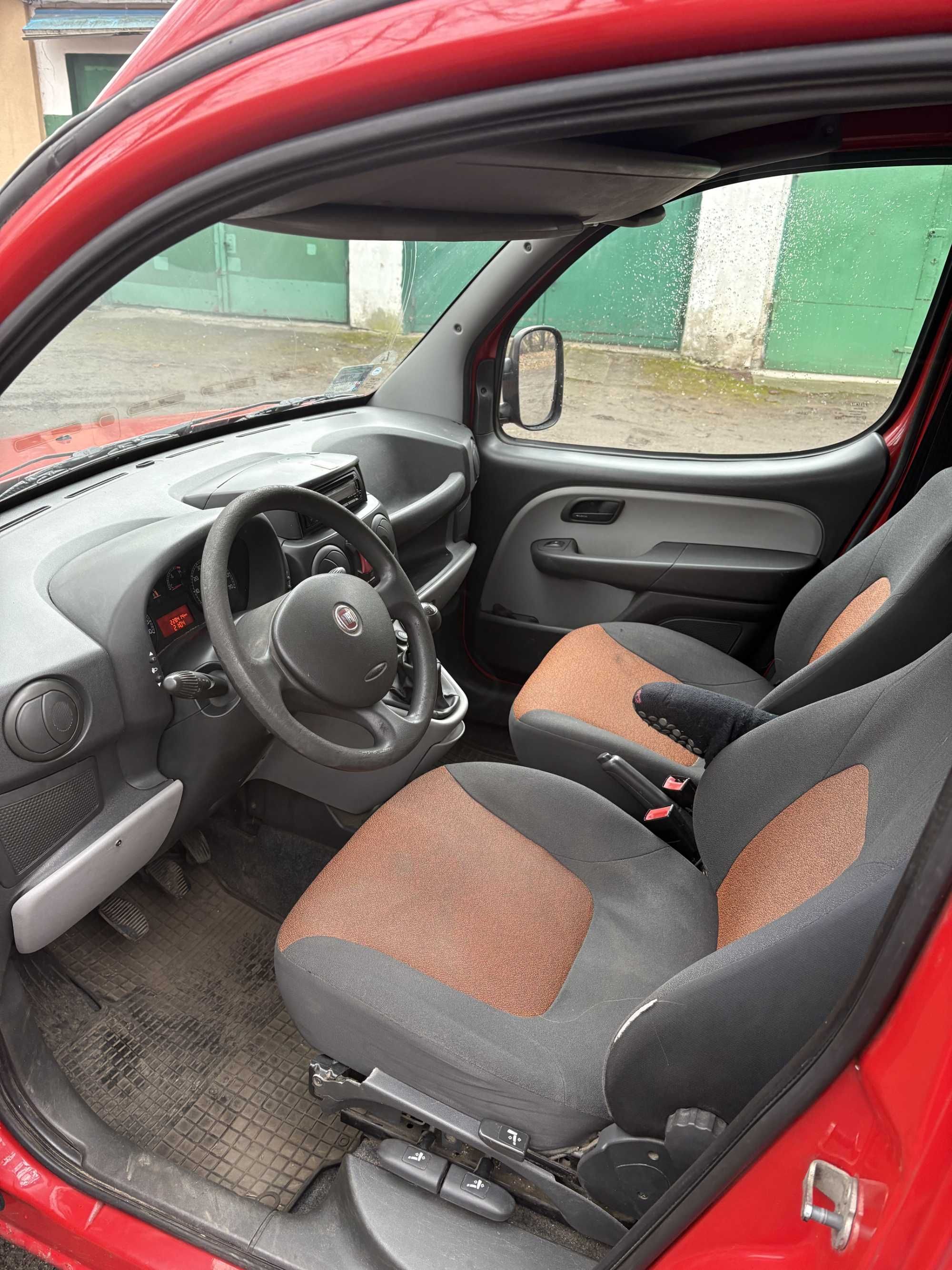 FIAT DOBLO cargo 1,3 JTD polift  L1H2  stan idealny  podwyższany