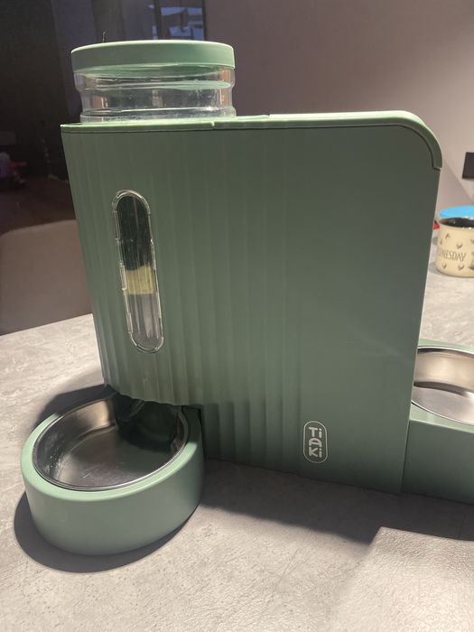 Automat do karmienia TIAKI plastik 1300 ml