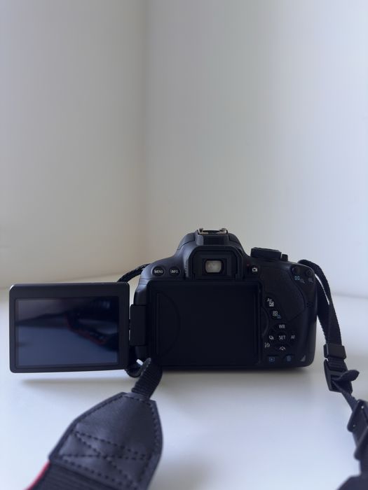 Aparat Canon EOS 700D