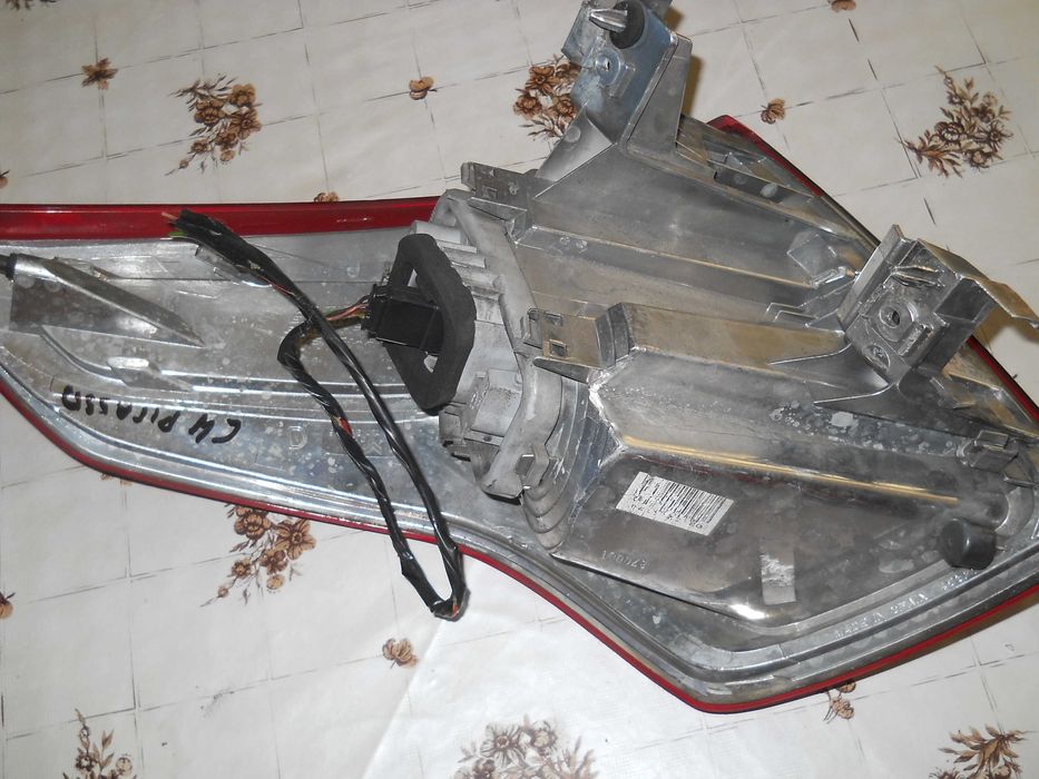 Фонарь задний  левий  Citroen C4 Picasso 2006-13