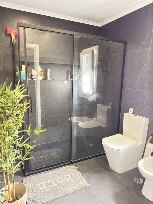 Aluguer de quarto estudante femenina