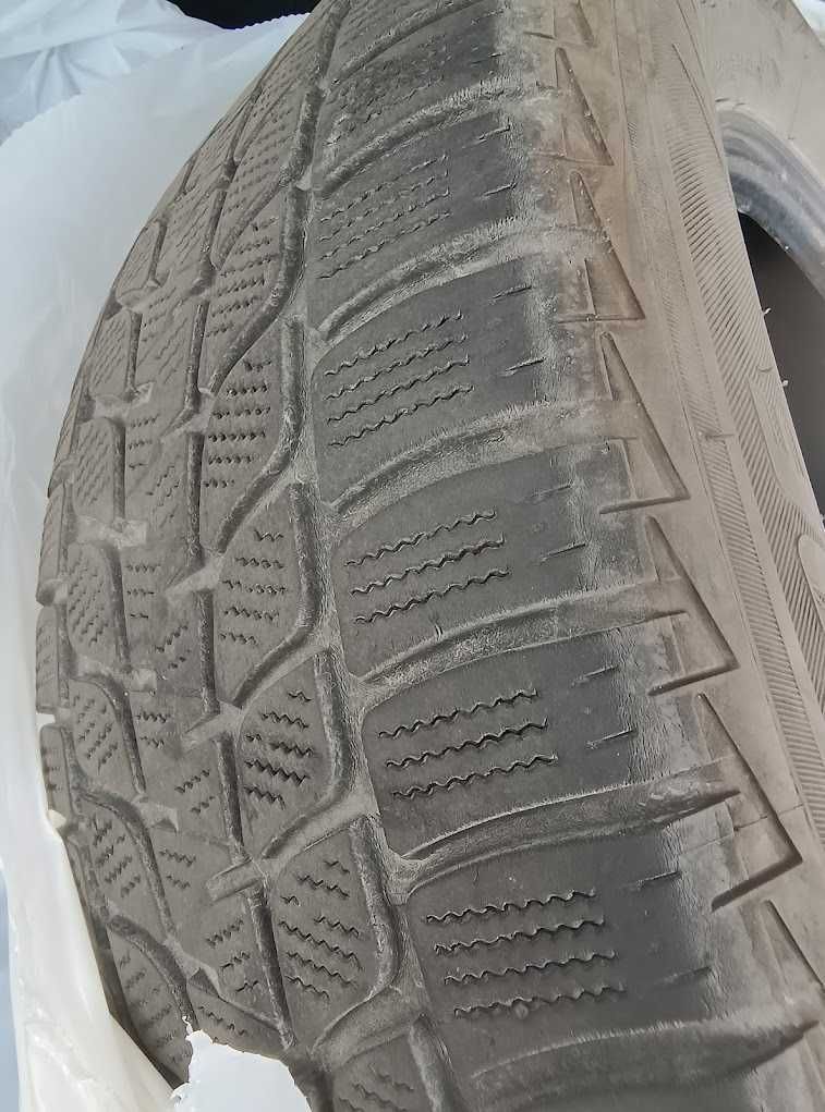 Opony Bridgestone Blizzak LM-25 4x4 235x60x17 102H komplet 4szt