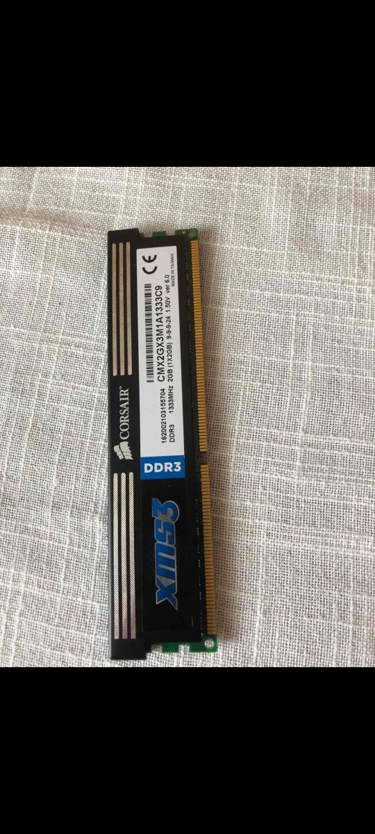 DDR 3 Corsair XMR 3. 2 GB