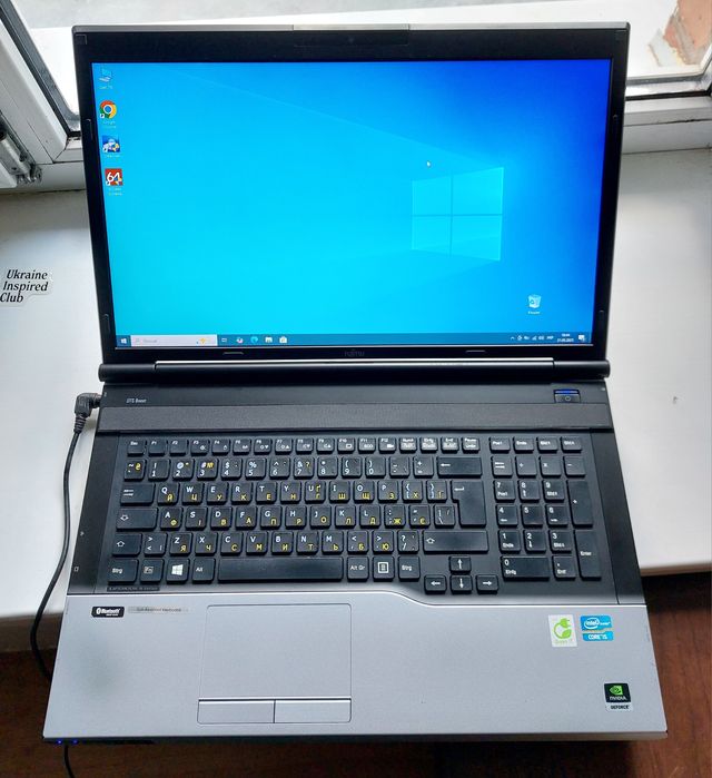 Ноутбук Fujitsu 17.3"/i5 3gen/8gb/ssd/nvidia