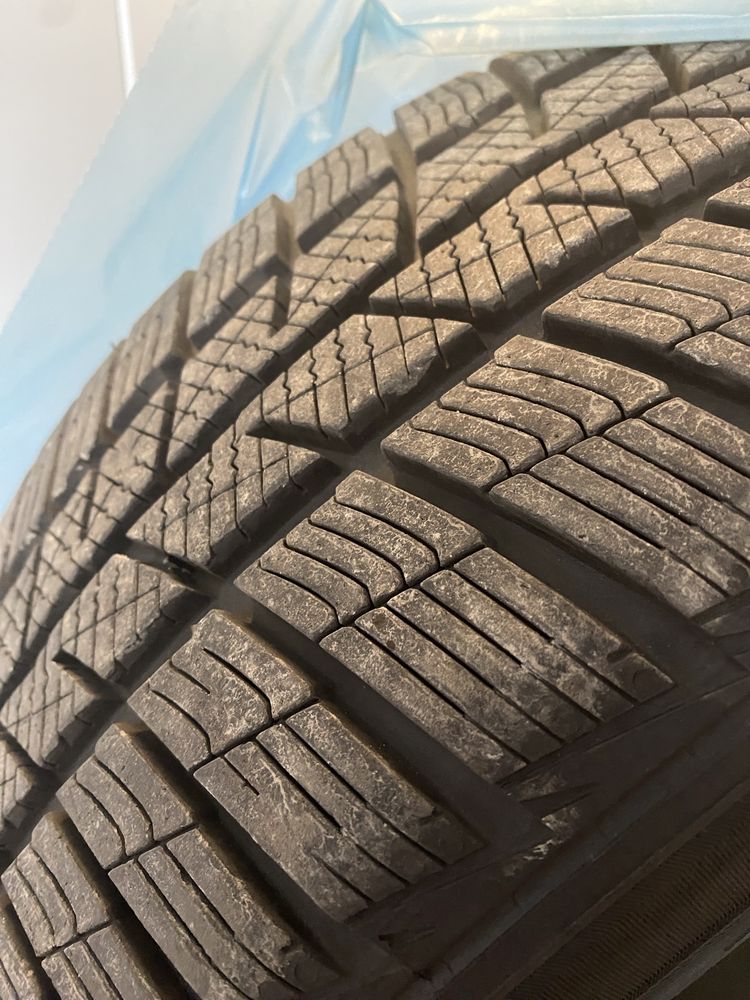 Zimowe Opony Barum Solaris 5 215/50 r18v