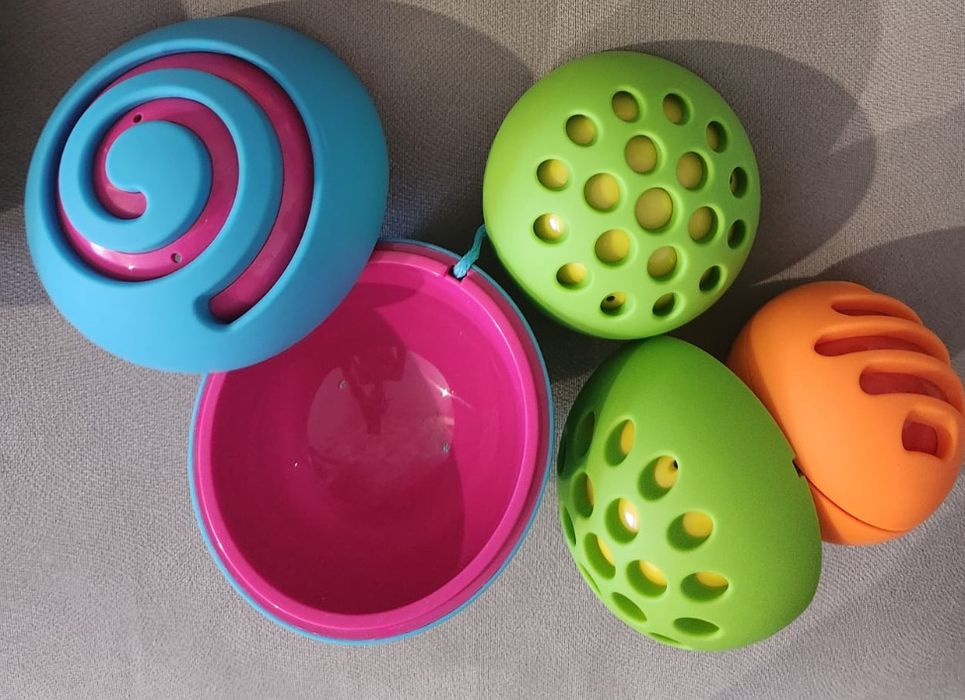 Kula OombeeBall Matrioszka Fat Brain Toy HIT USA 10-24msc