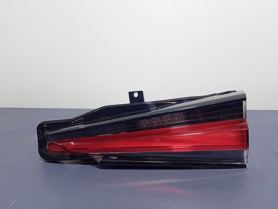 LEXUS NX300H LIFT LAMPA TYŁ PRAWA W KLAPĘ LED EU