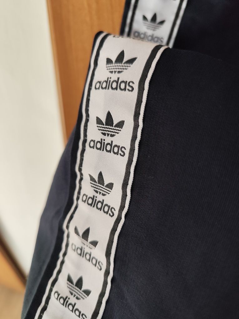 Spodnie dresowe adidas XL, nowe z metką, granatowe