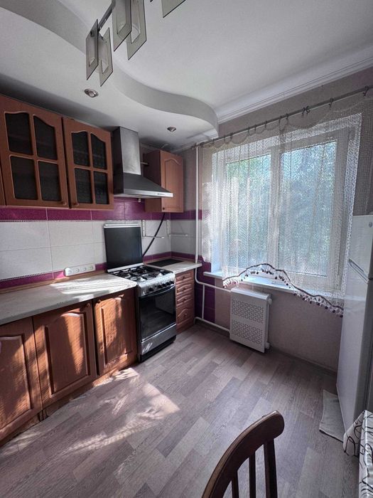 41401 Затишна 2-кімнатна квартира у спокійному районі міста!