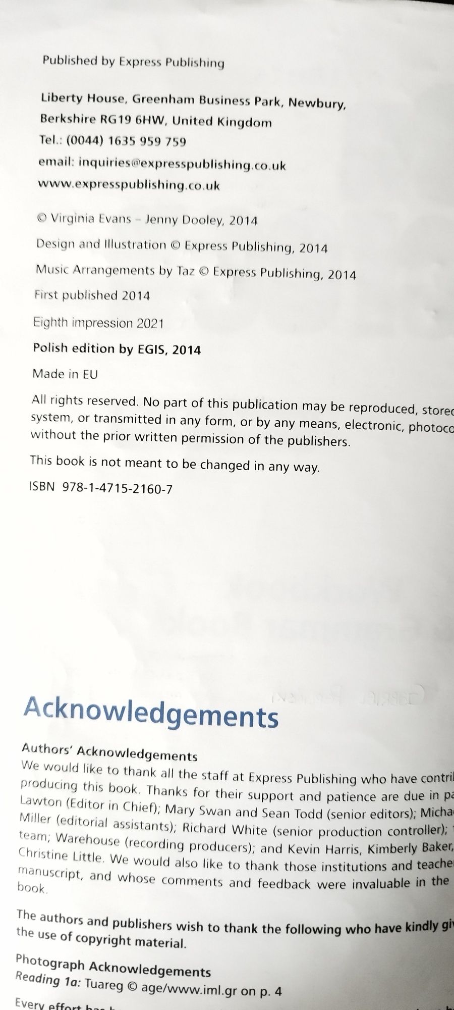 On screen B1+B2 podręcznik i ćwiczenia 
W środku książki są uzupełnion