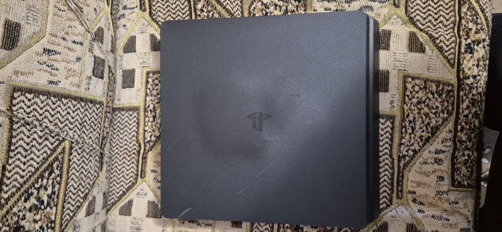 Ps4 slim + 2 гри