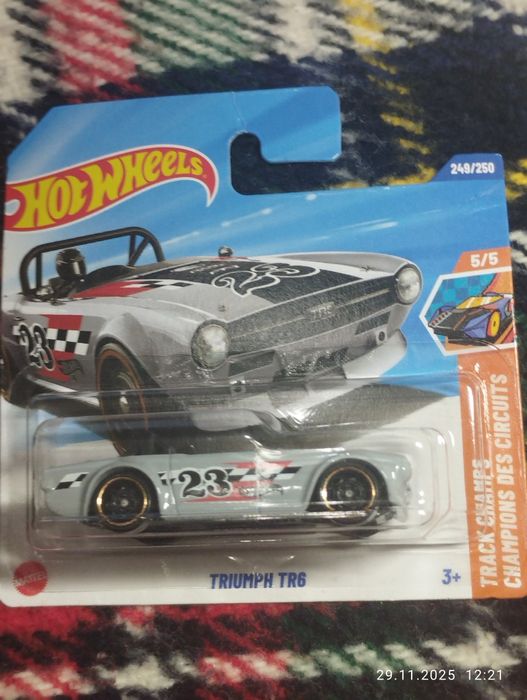 Машина hot wheels TH