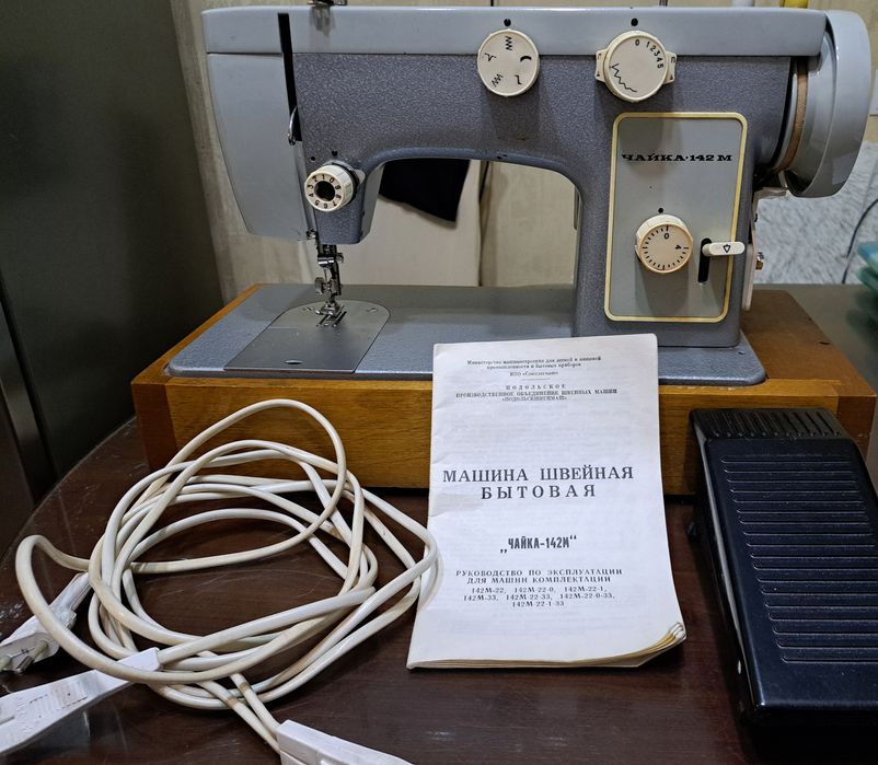 Продам швейную машинку
