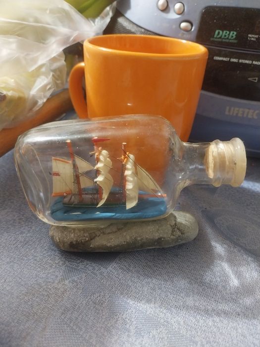 Rafandynka statek w butelce kolekcja.