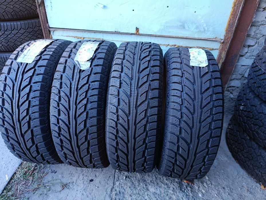 Продам комплект шин 235/60-18 Cooper weather - master