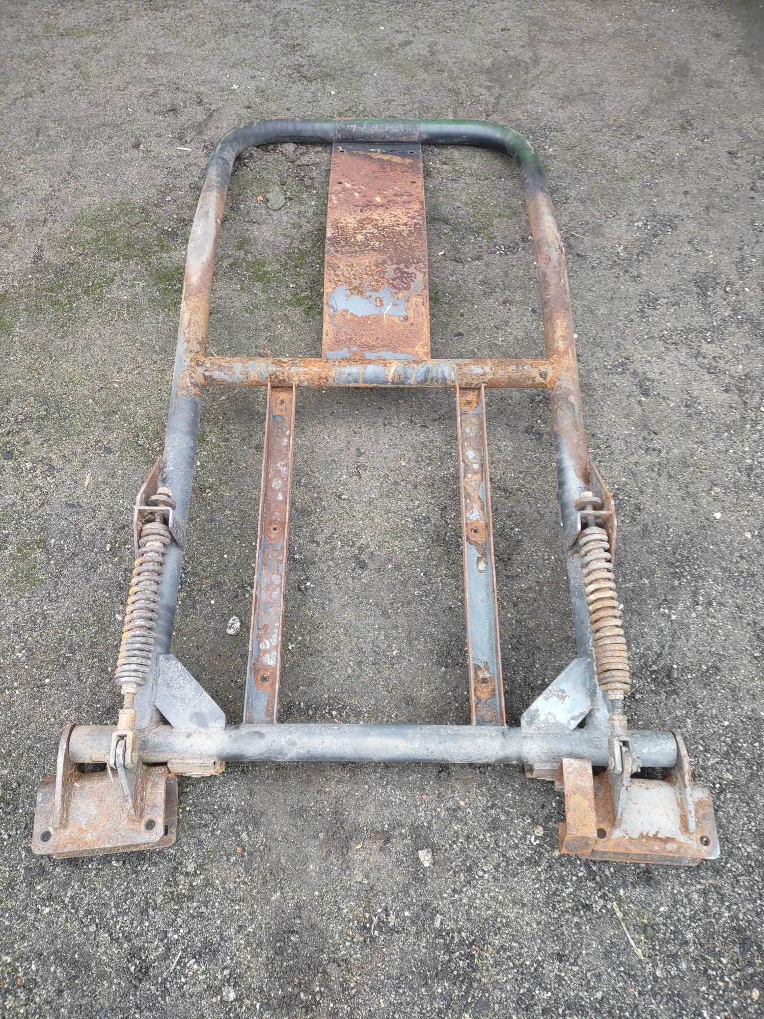 Wyrzutnik bel słomy McHale V660, V6 750. CSG00300, CSG00301