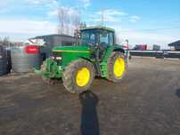 John Deere 6900  John Deere 6900