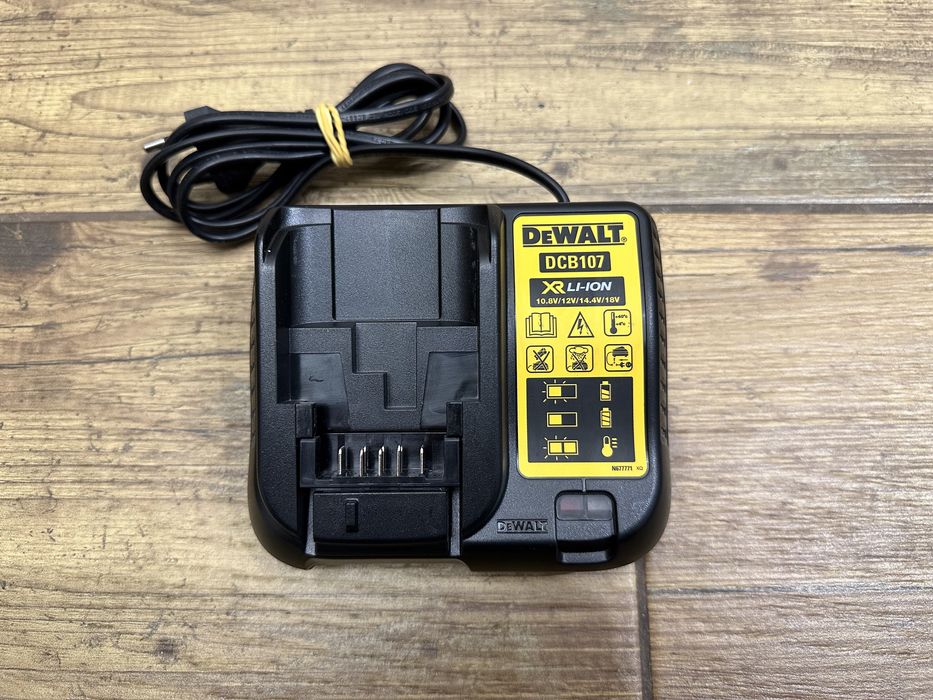 Zielony laser krzyżowy DeWalt DCE088G + 2AH + ładowarka - 2021