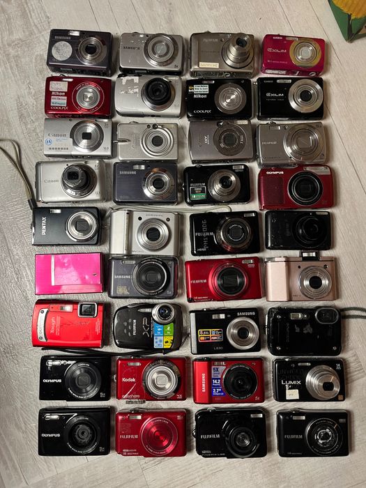 Zestaw 36 sztuk aparatów cyfrowych w stanie nieznanym Canon Nikon i td