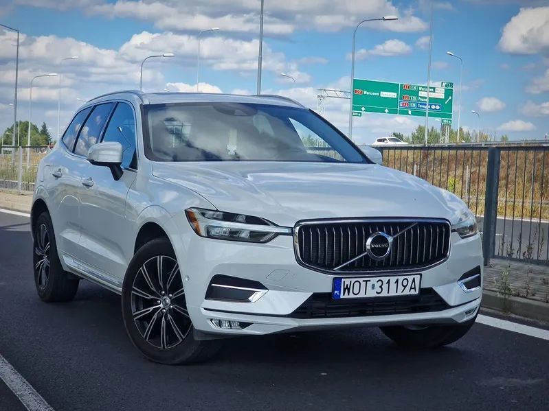 Volvo XC 60 2.0 T5Inscription AWD Kamera Panorama BLIS