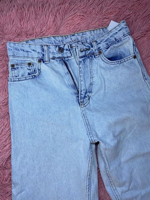 Голубые джинсы мом