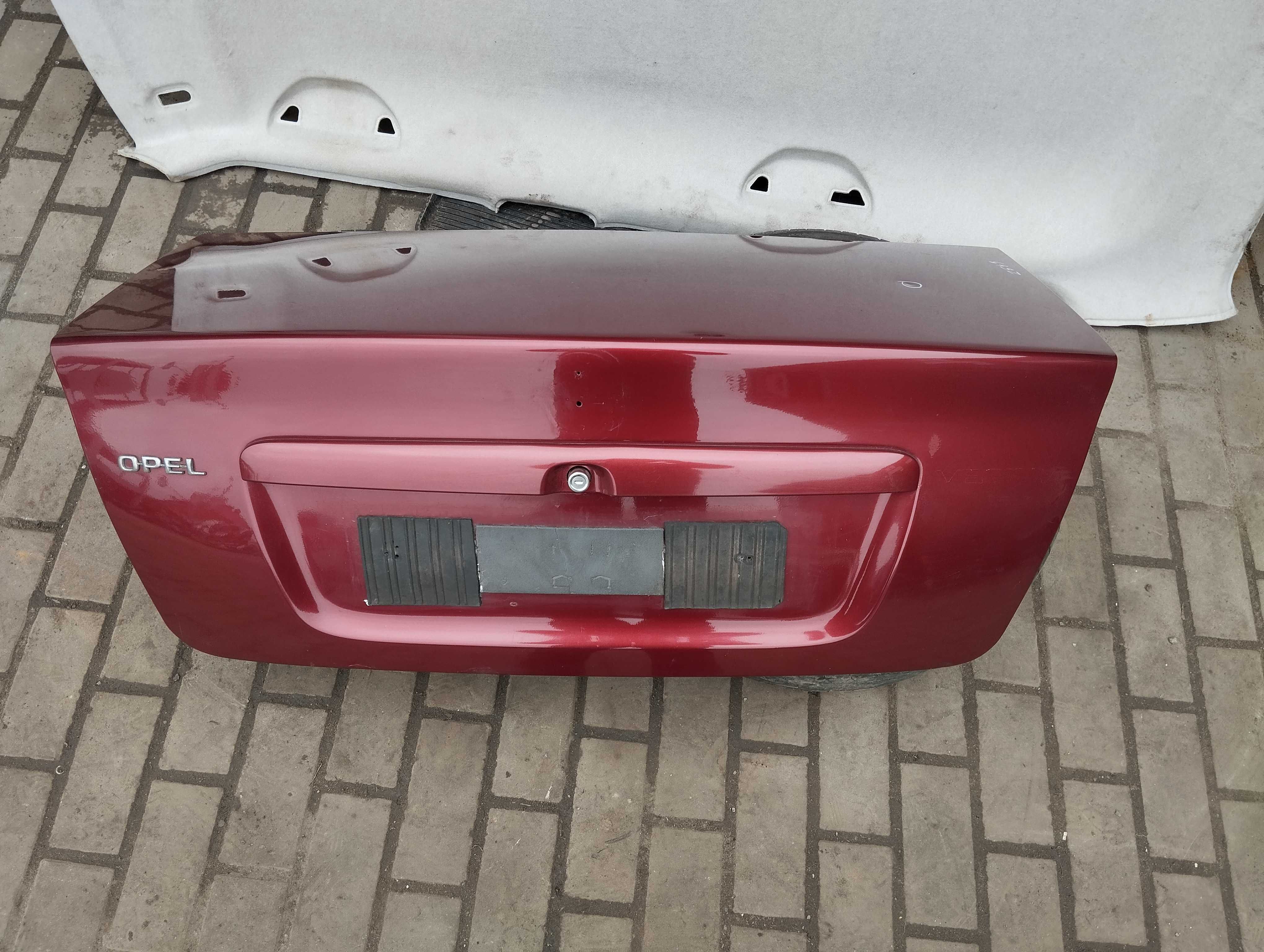 Klapa Bagażnika Tył Opel Vectra B Sedan Przed Lift KOD LAKIERU Z549