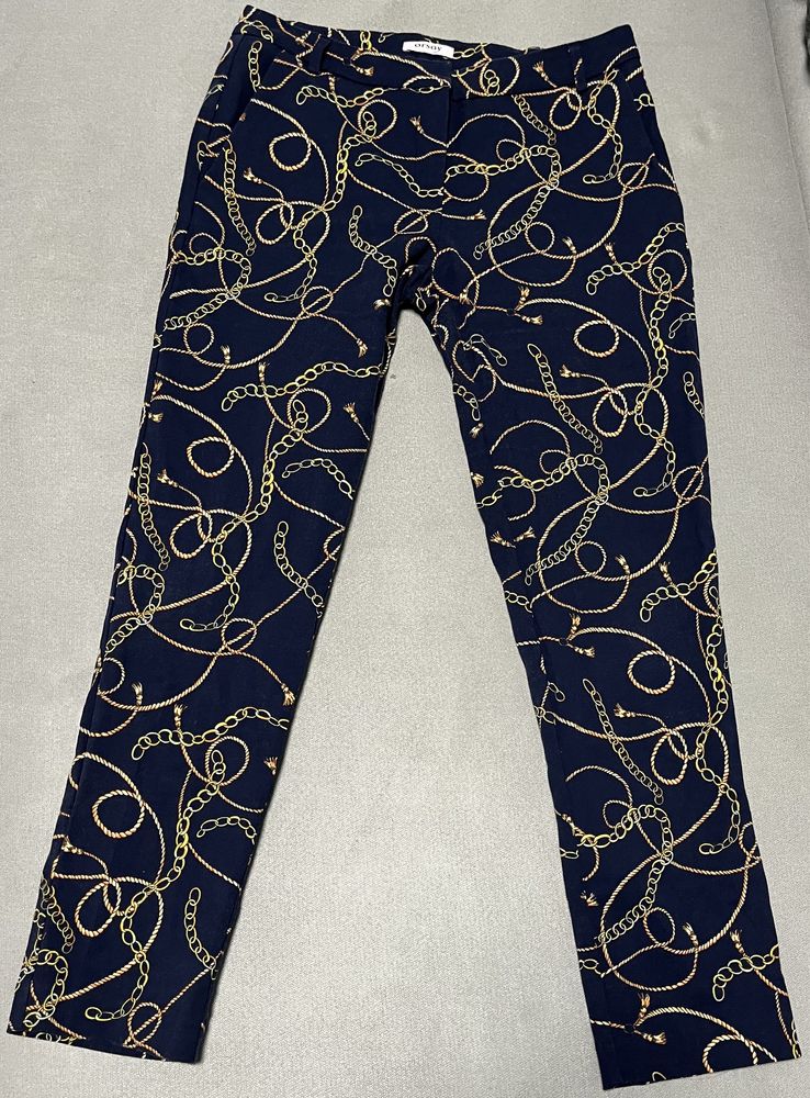 Granatowe spodnie cygaretki w złote łańcuchy Orsay roz.M