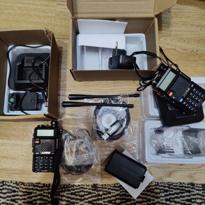Набір з 2х радіостанції Baofeng UV-5R та обладнання
Одна з найпопулярн