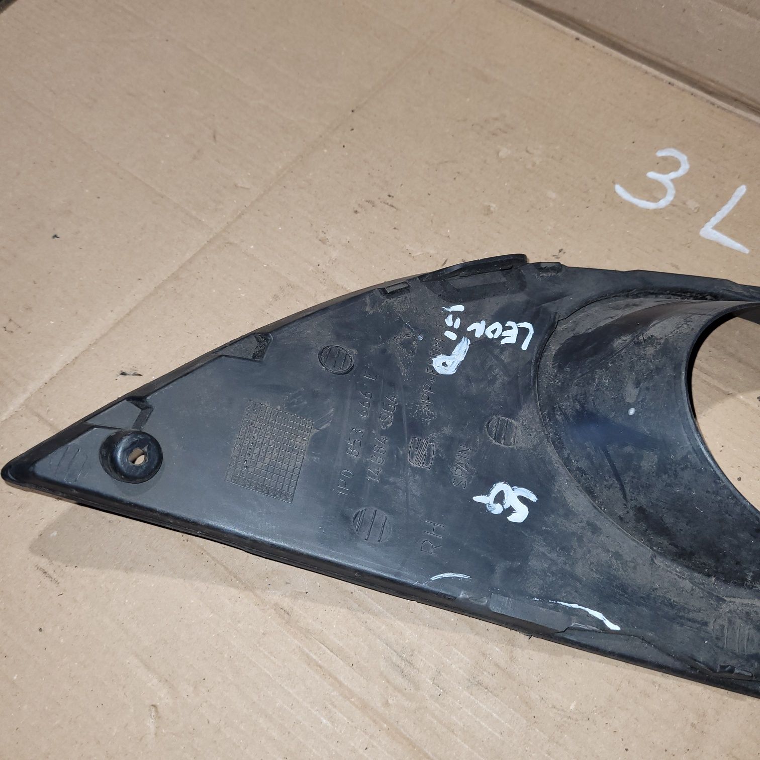 Kratka halogenu zderzaka przód prawy seat Leon II 2009r