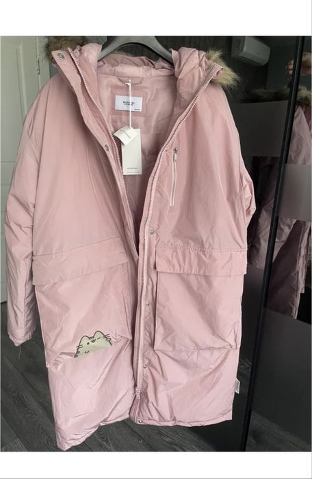 Парка на дівчинку