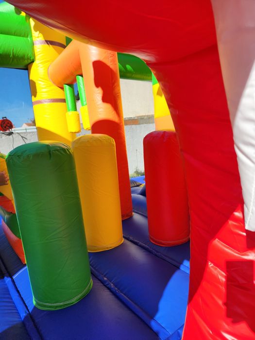 Alugamos insuflavel pula pula para festas aniversários eventos