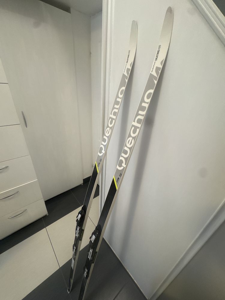 Narty biegowe Quechua Skating 100 z wiązaniami NNN