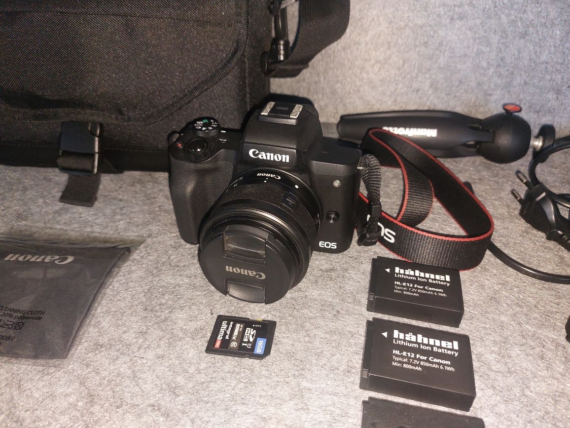 Canon M50 +  Lente Canon 15-45mm + Extras (com caixa original)