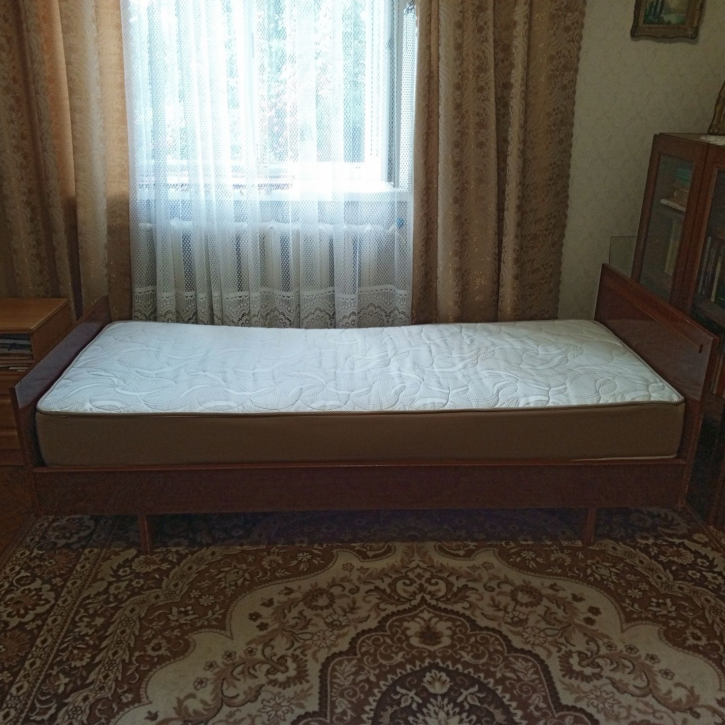 Ліжко односпальна з матрацом