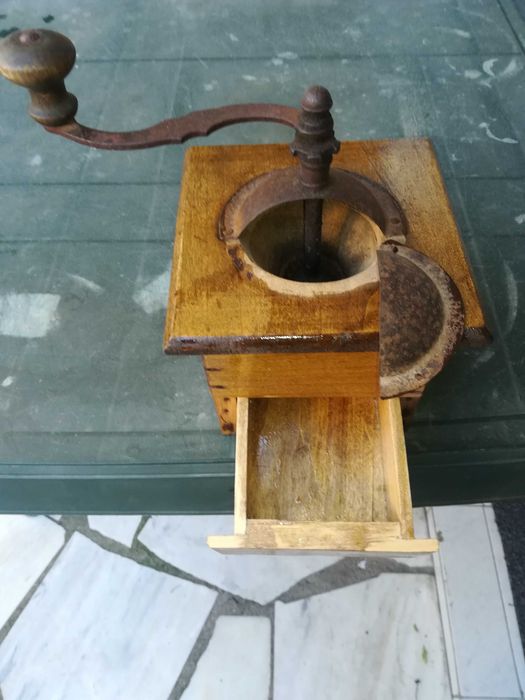 Moinho de café antigo