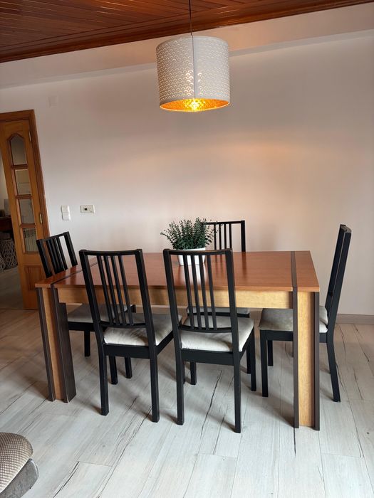 Mesa de cerejeira 6 lugares extensível até 10 + 5 cadeiras