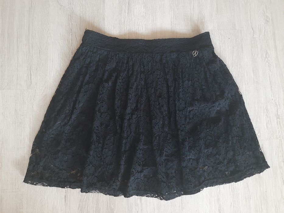 Koronkowa spódniczka