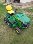 Traktorek john deere s 140