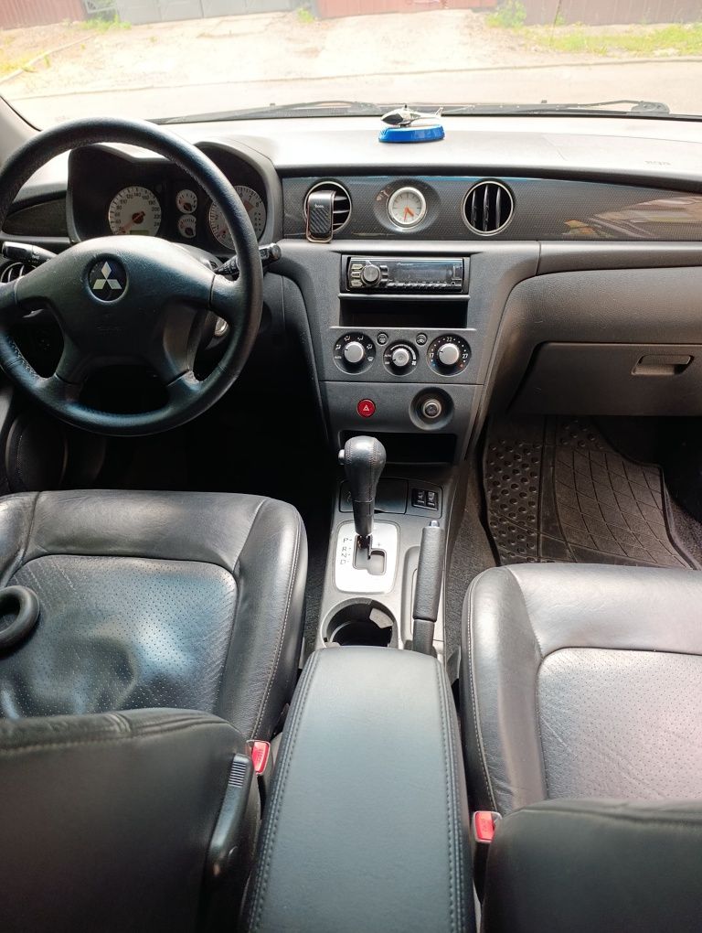 Продам Mitsubishi outlander 2.4  автомат